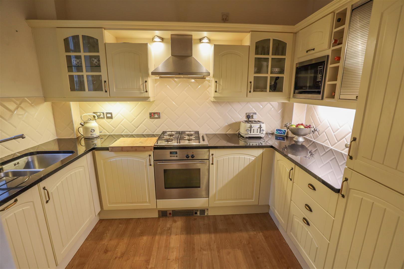 2 Western Courtyard, Talygarn Manor, Talygarn, Pontyclun, Rhondda Cynon Taff, CF72 9WR